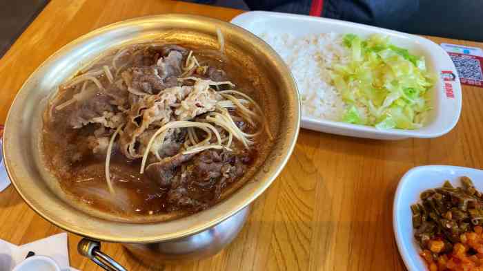 南城香(成寿寺店)-"环境:一进去给你感觉很干净 可以放心在这.