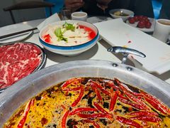 -茅草房·河畔园林火锅