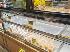 面包甜点陈列柜-鲍师傅糕点(春熙路店)