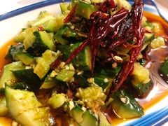 凉拌黄瓜-早酒肖汉老味拌面