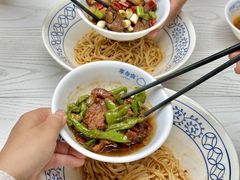 -李与白包子铺(桐梓林店)