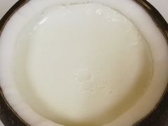 -志龙皇冠吃货椰子铺