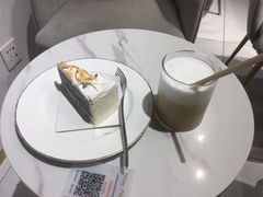 -Fridi Patisserie Cafe