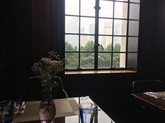靠窗位-YUE·6·西式融合餐厅(外滩六号店)