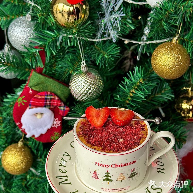 不懂就问！江门的咖啡店都这么圣诞🎄吗？？