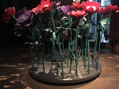 -Nathalie Djurberg与Hans Berg“牛皮纸包裹的月亮”-Prada荣宅当季展览