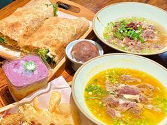 -八月美食小馆(银泰城总店)