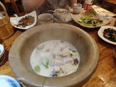 -滇香肴·云南菜蒸汽石锅鱼(云南北路店)