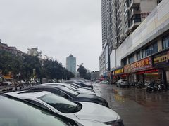 -覃记海鲜美食餐厅