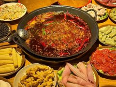 -渝嘴小老弟老火锅(华新村店)