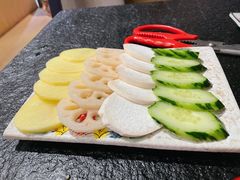 蔬菜拼盘-虎焱炭火烧肉
