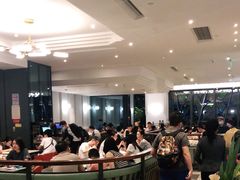 等位区-港丽餐厅(高德置地店)