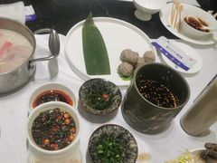 -红鼎豆捞·非遗鲍皇汤火锅(宝丰路店)