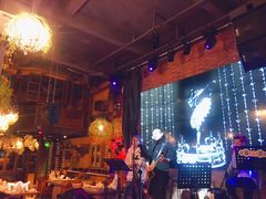 -胡桃里音乐餐厅(陶溪川店)(川湘赣菜·世界百大酒庄直供红酒·音乐表演)