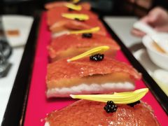 壹品香酥片皮鸭配鲟鱼子（两吃）-艋舺·台湾小馆老字号(平安悦坊店)
