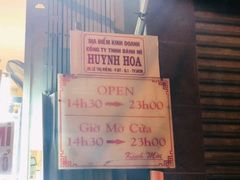 -Bánh Mì Huynh Hoa