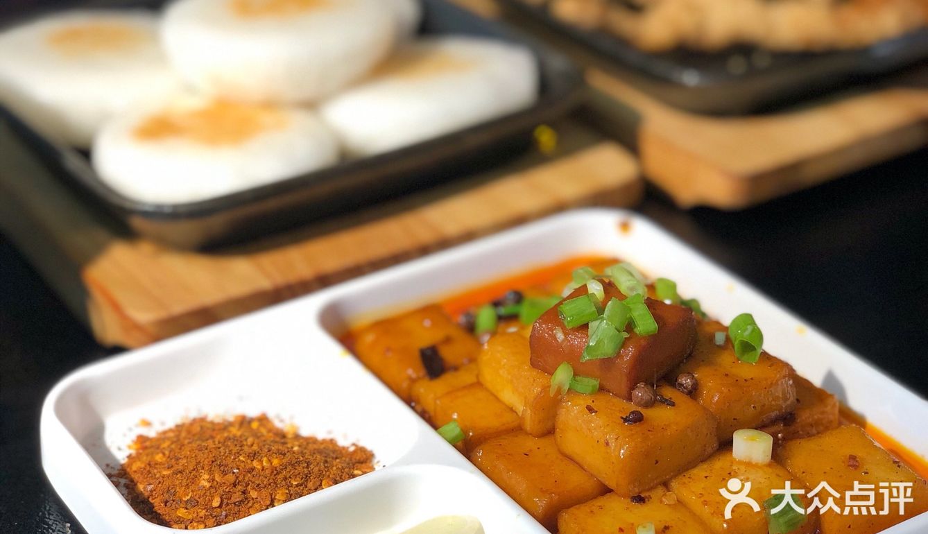 北京探店｜不臭的臭豆腐锅 肥肠也吃不过瘾[笑哭]