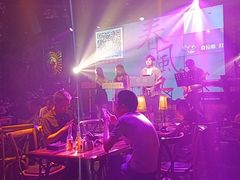 -春风十里烧烤音乐吧(实力乐队驻唱三元里店)