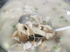平菇肉片汤-笨罗卜浏阳菜馆(太平街店)