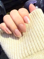 -花岐款式专研健康美甲沙龙