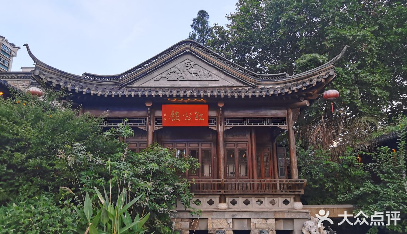 老街小巷，不禁疑惑着自己是否穿越而来
