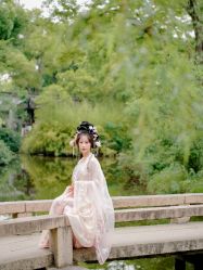 -一揽芳华汉服旗袍体验馆(拙政园店)