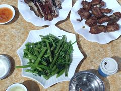 -黄记四更烤乳猪店