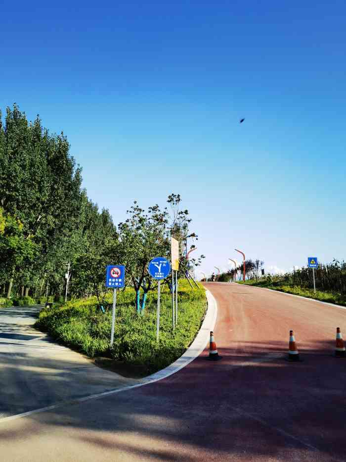 沣河梁家滩运动公园-"公园正在建设中,我们一路导航到达但不是正.