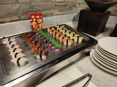 -锦厨国际自助餐厅 · 云端景观 (昆明索菲特大酒店)