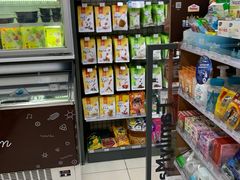 零售区-全家便利店(花园路店)