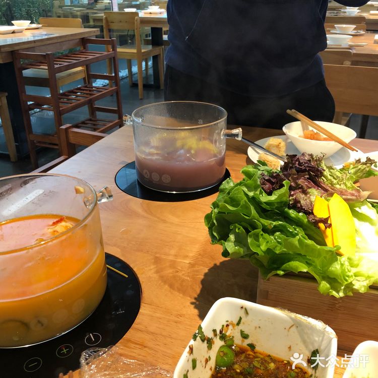 打卡网红火锅-你好～三月！