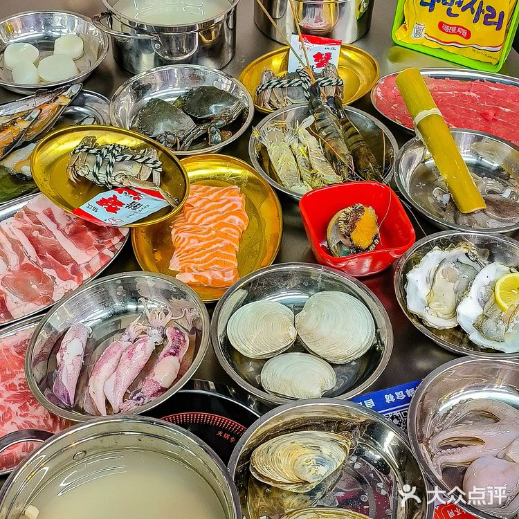 缸里现捞 想吃什么直接拿 肉眼可见的新鲜！