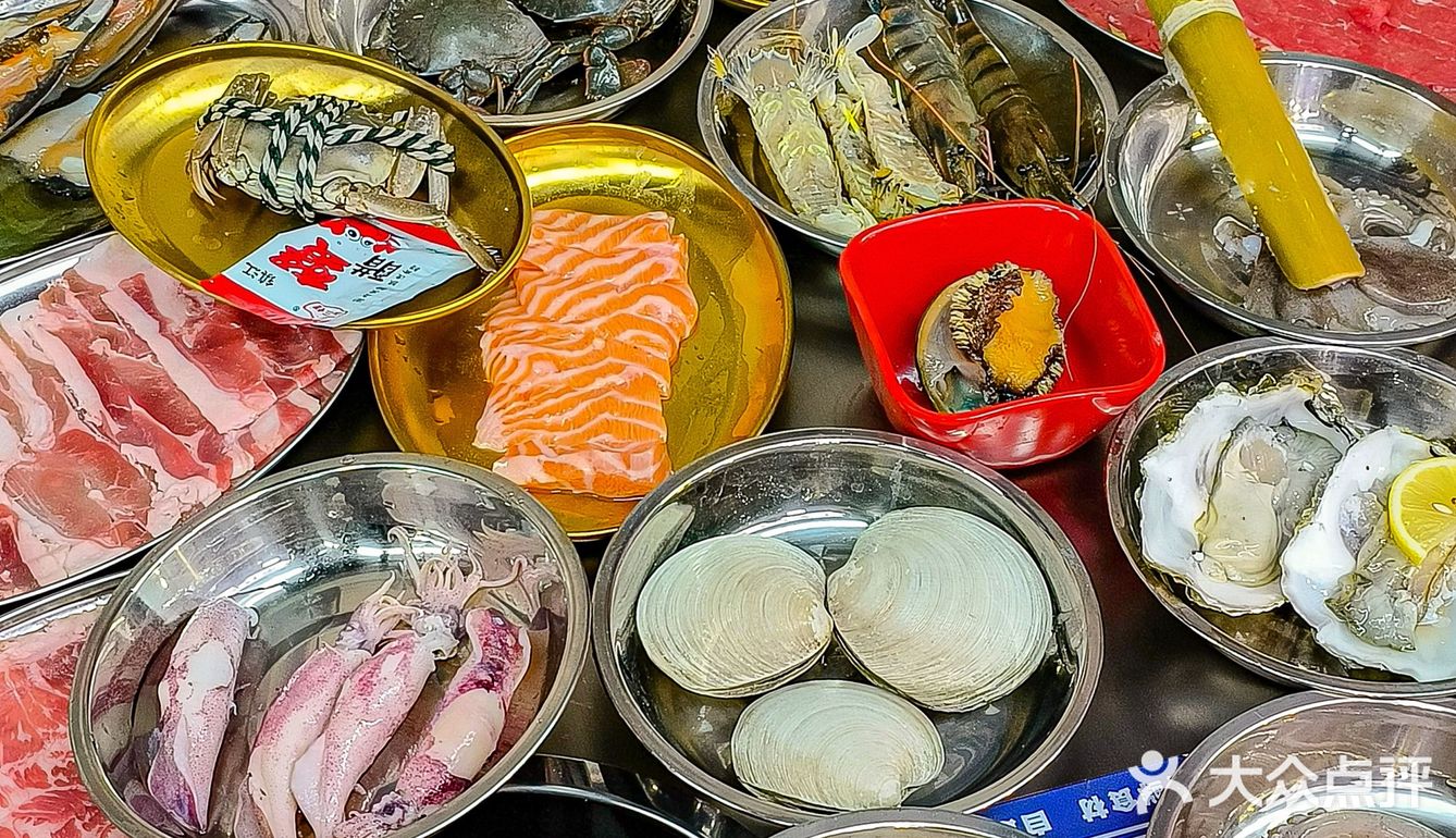 缸里现捞 想吃什么直接拿 肉眼可见的新鲜！