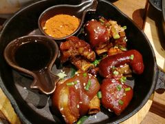 个旧烤猪蹄-云海肴·汽锅鸡·云南菜(天山百盛优客店)