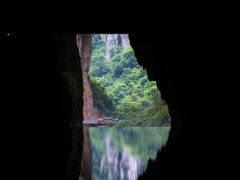-燕子河大峡谷天坑仙境