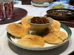 吊炉烧饼配咸菜-金狮麟·新豫菜(金码大厦店)