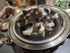 -围炉肉舍•炭烤活鳗•丹东海鲜烤肉(步行街店)