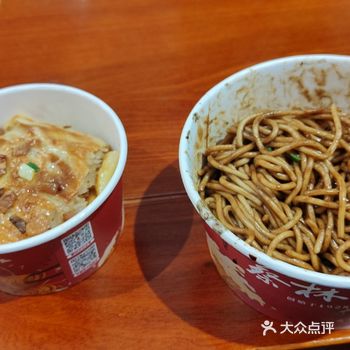 出差经常从武汉站出发，以前都是自带干粮的，这次从外地