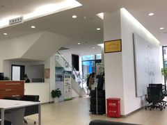 -上海宝信宝马4S店