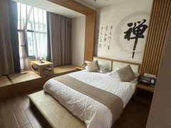 -艺漫酒店(苏州寒山寺狮山路地铁站店)