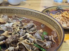 -一品红烧鸭特色川菜(三岔湖店)