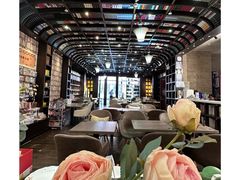 -钟书阁(松江泰晤士小镇店)