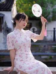 -一揽芳华汉服旗袍体验馆(拙政园店)