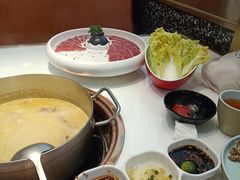 -洪氏嗨捞·猪肚鸡火锅(阳光天地店)