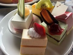 -荣誉国际酒店-云顶旋转餐厅