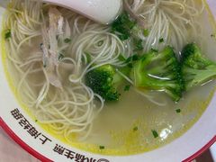 -小杨生煎(金山百联购物中心3楼店)