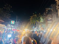 -周日夜市