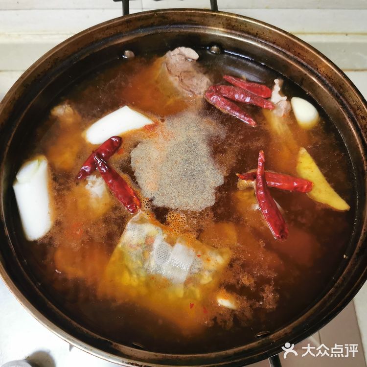 大火煮开后转小火慢炖1小时，炖好的样子如图5所示