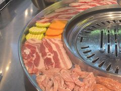 -哈哈碳都·牛肋条无限自助烤肉(台江万达店)