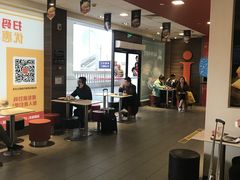 大堂-麦当劳(汉口火车站候车室店)